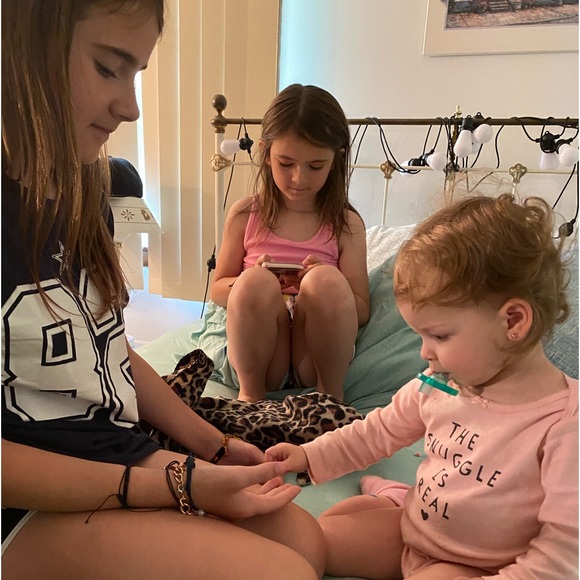 Please like this up ⬆️ I will like yours and multiple listings for you in return - Picture 3 of 4